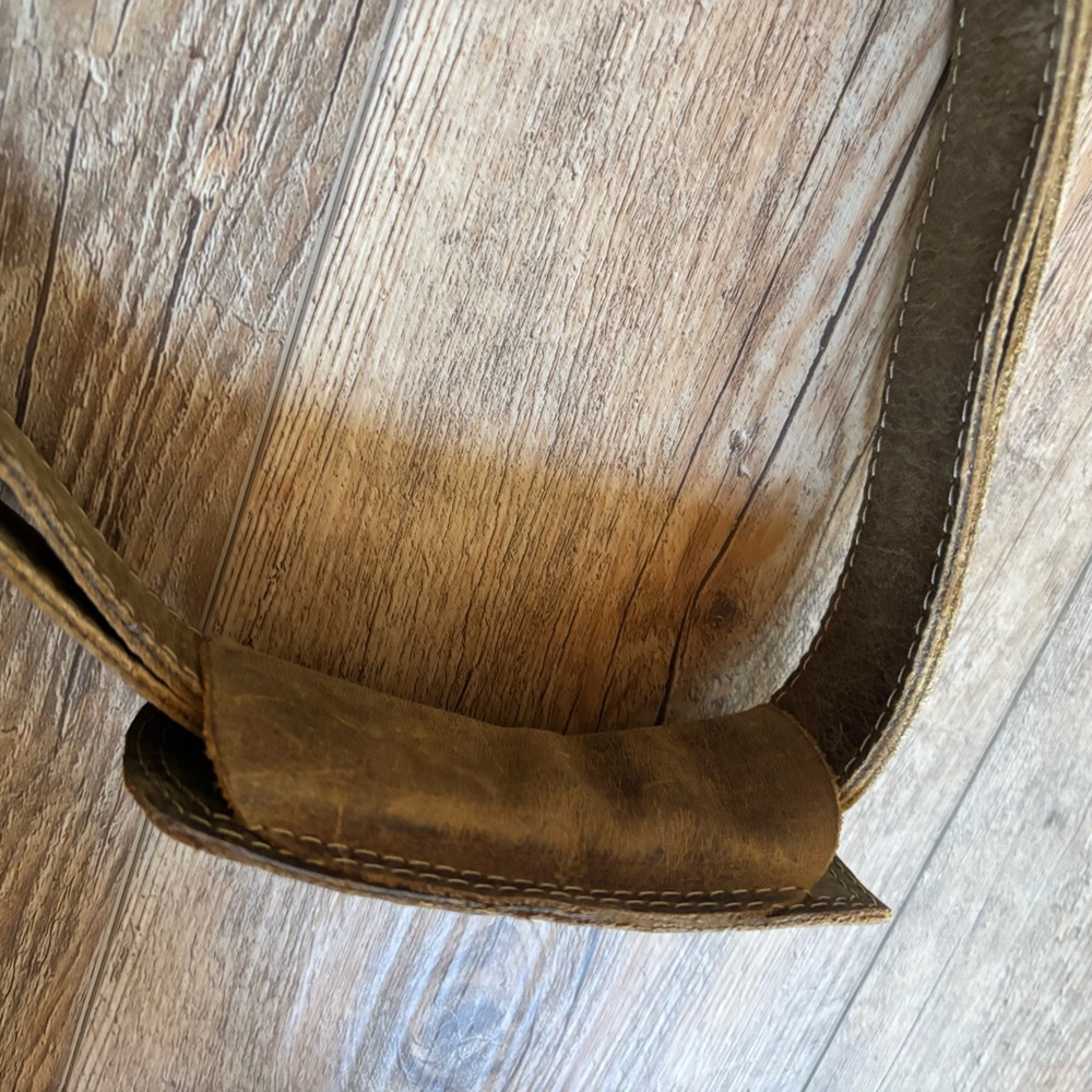 Canvas Crossbody Camera Strap in Olive Brown - Picture 4 of 6